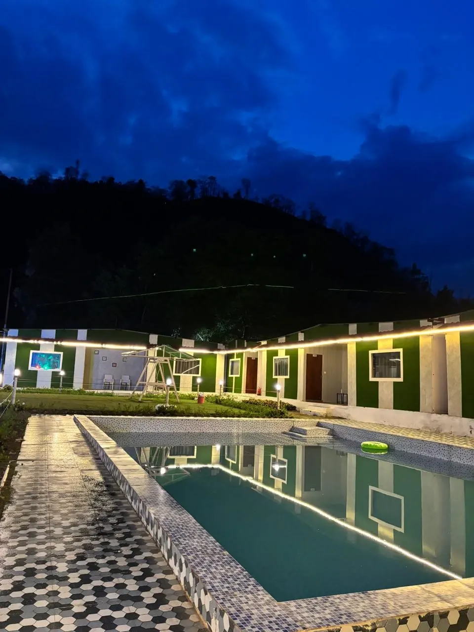 RS01 Riverside luxury resort in Rishikesh with pool and cottages