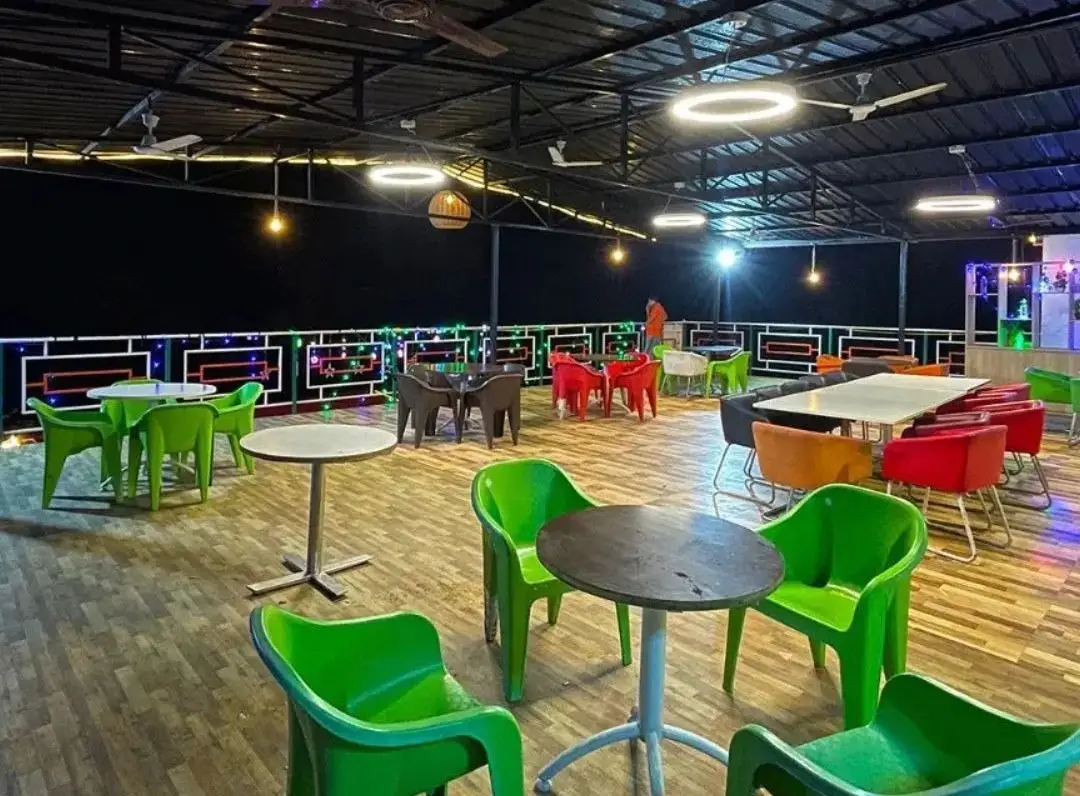 RS09 open dining and buffet area at riverside resort in Shivpuri